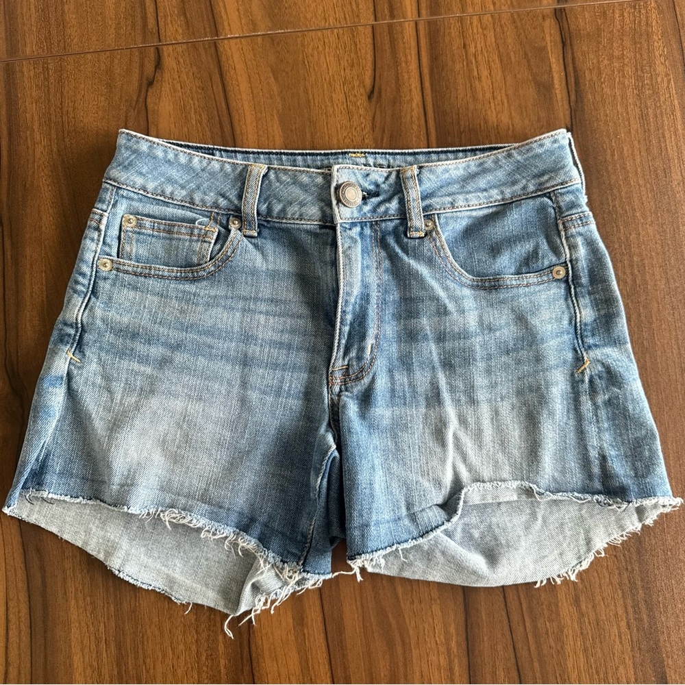 American Eagle Outfitters Light Wash Distressed Denim Shorts Stretch Denim